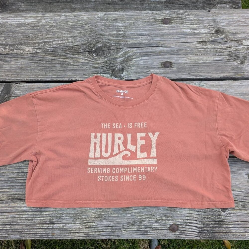 Hurley Cropped Boyfriend Tee The Sea is Free - Picture 2 of 7